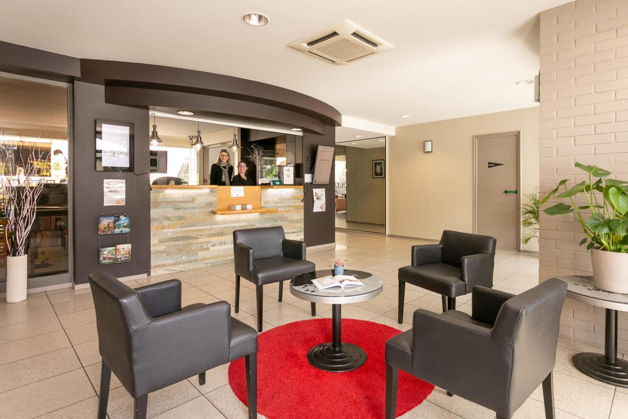 Logis, Hotel Au Chene Vert Plérin エクステリア 写真